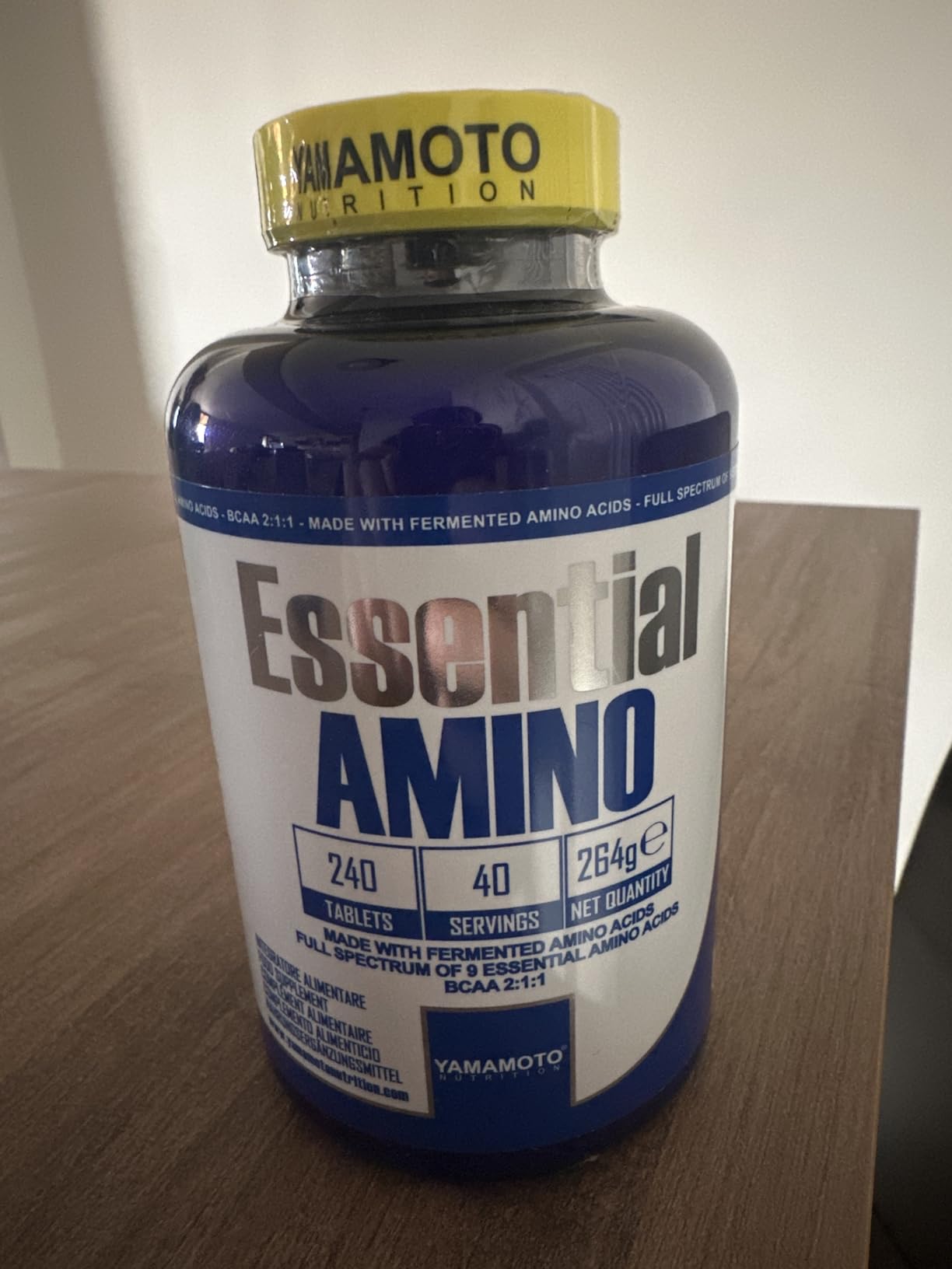 YAMAMOTO Aminoacidi e BCAAs Essential AMINO 2:1:1 compresse 240 non aromatizzate