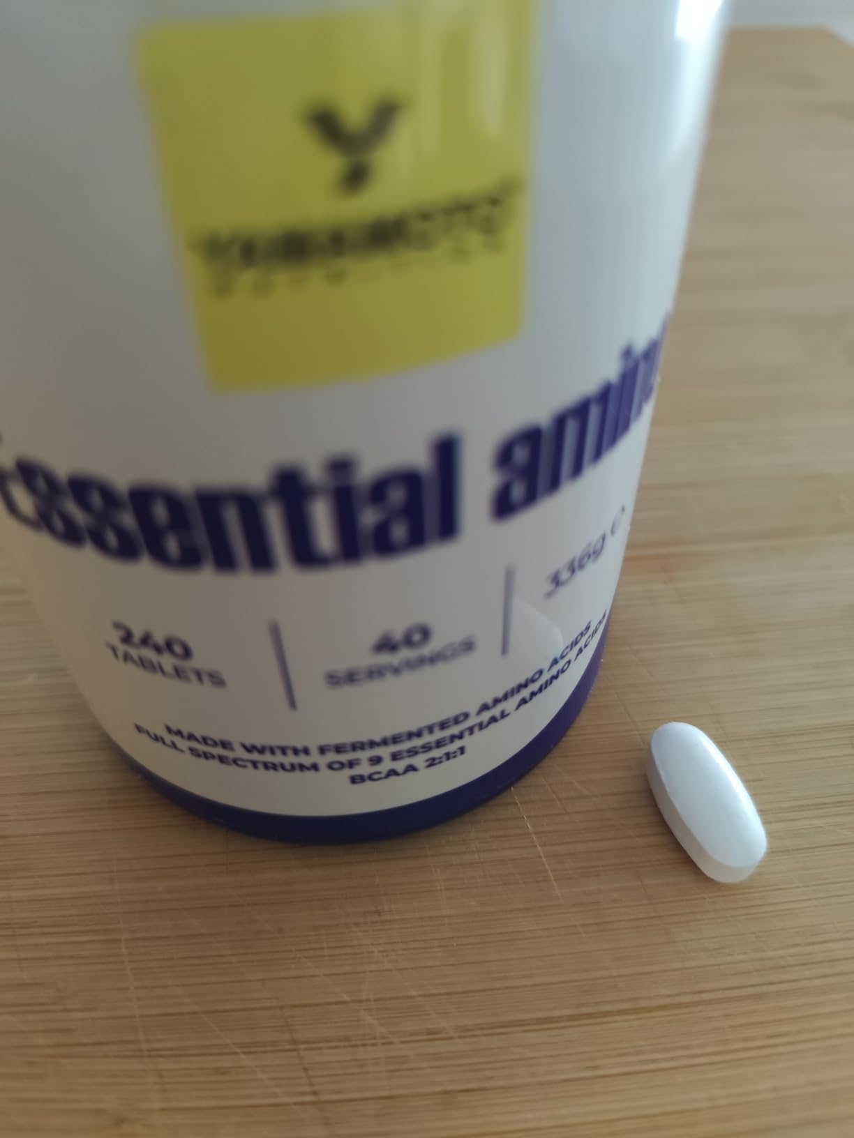 YAMAMOTO Aminoacidi e BCAAs Essential AMINO 2:1:1 compresse 240 non aromatizzate